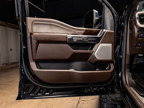 Used 2024 Ford F250 King Ranch w/ Chrome Package image 32