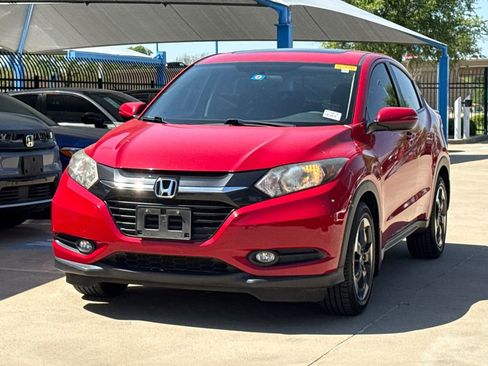Used 2018 Honda HR-V EX image 2