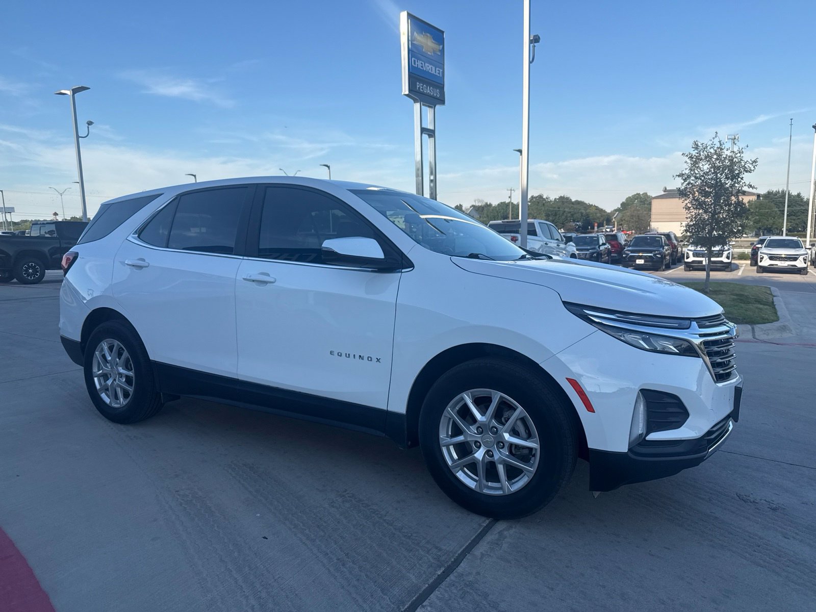Used 2022 Chevrolet Equinox LT FWD image 7