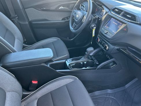 Used 2021 Chevrolet TrailBlazer LS w/ LPO, Blackout Package image 16
