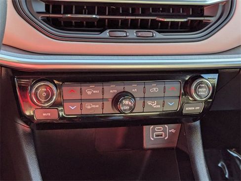 Used 2024 Jeep Compass Limited image 25