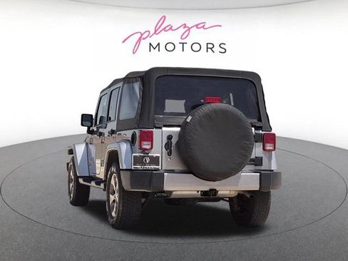 Used 2018 Jeep Wrangler Unlimited Sahara AWD/4WD image 7