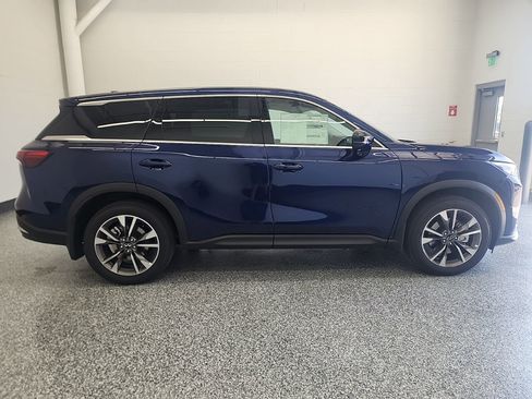 Certified 2026 INFINITI QX60 Pure w/ Cargo Package FWD image 6