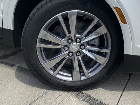 New 2025 Cadillac XT5 Premium Luxury image 3