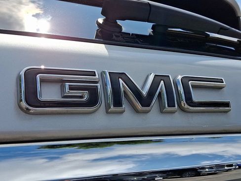 Used 2022 GMC Terrain SLT FWD image 32