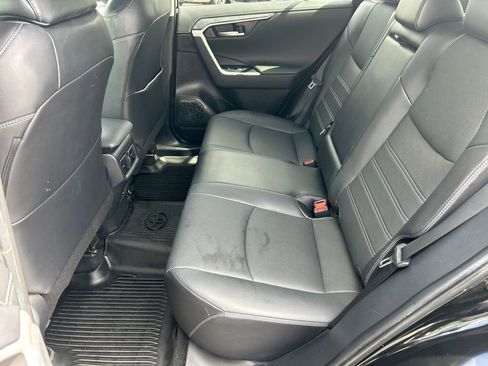 Used 2022 Toyota RAV4 Limited FWD image 21