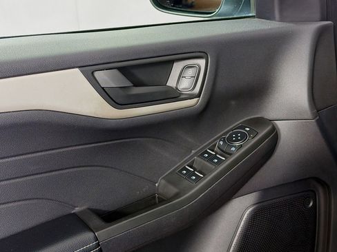 Used 2022 Ford Escape SE w/ Convenience Package image 19