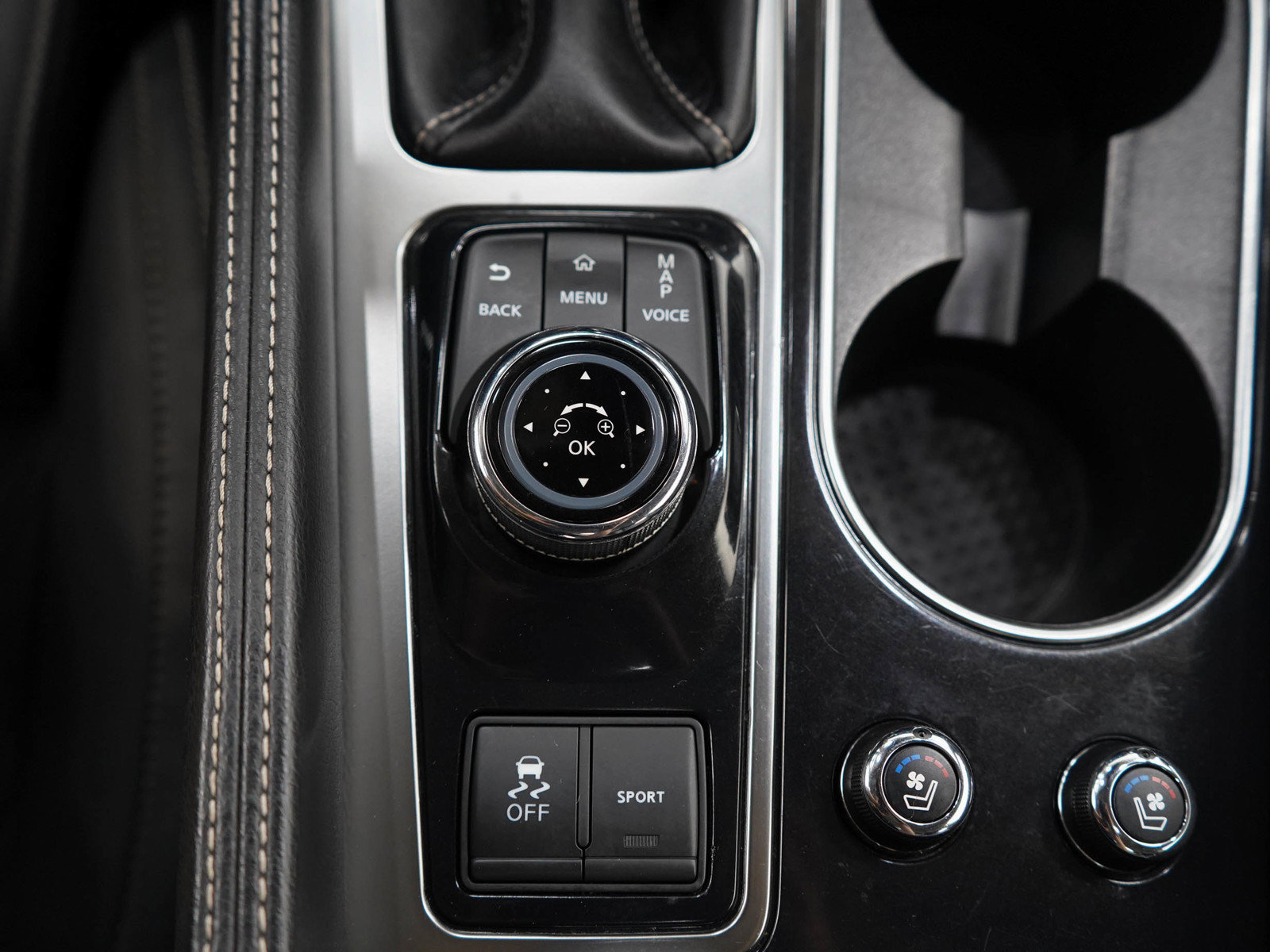 Used 2023 Nissan Maxima Platinum w/ Sport Mat Group FWD image 22