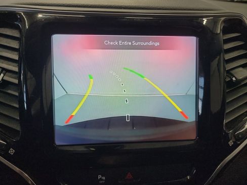 Used 2020 Jeep Cherokee Limited AWD/4WD image 23