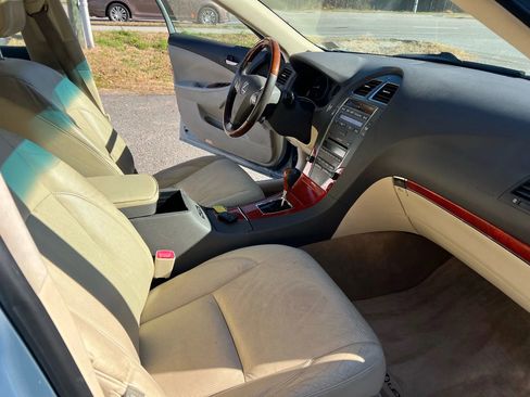Used 2011 Lexus ES 350 image 25