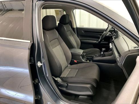 Used 2024 Honda CR-V EX image 11