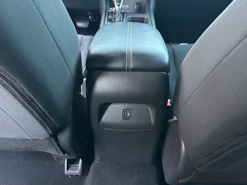 Used 2021 Nissan Sentra SV FWD image 26