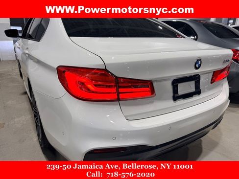 Used 2020 BMW 530e w/ M Sport Package image 2