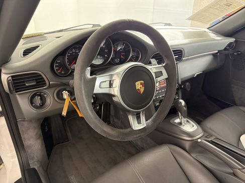 Used 2009 Porsche 911 Carrera RWD image 4