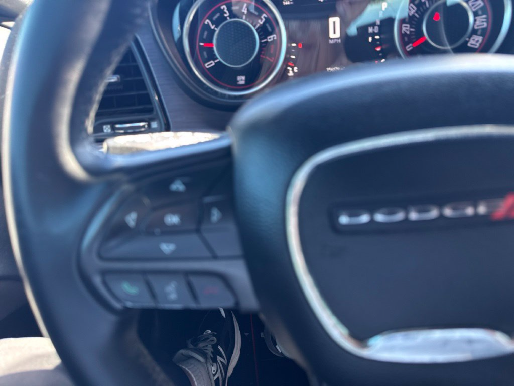 Used 2015 Dodge Challenger SXT w/ Driver Convenience Group RWD image 15