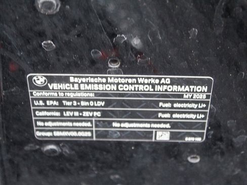 Used 2025 BMW i5 eDrive40i w/ M Sport Package image 28