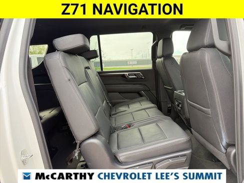 Certified 2025 Chevrolet Suburban Z71 AWD/4WD image 35