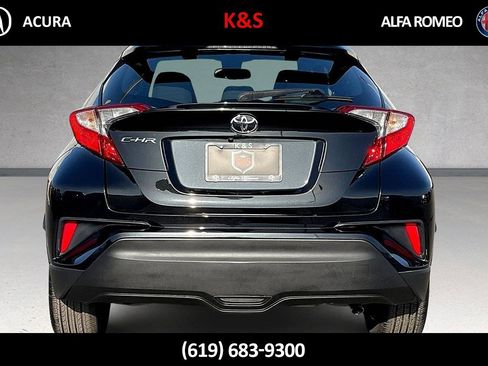 Used 2018 Toyota C-HR XLE image 32