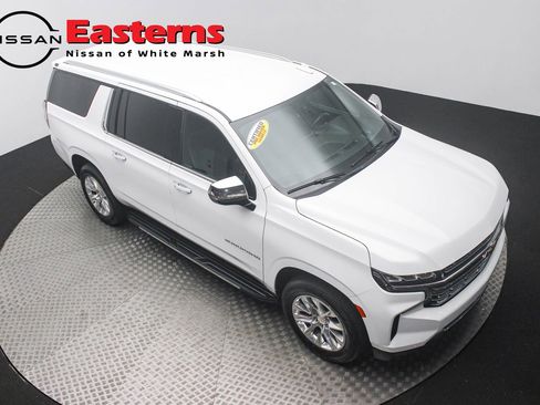 Used 2023 Chevrolet Suburban Premier RWD image 3