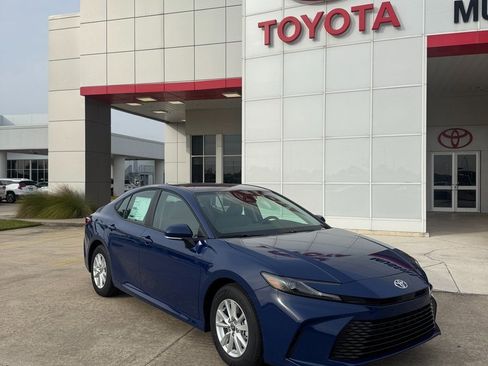 Used 2026 Toyota Camry LE w/ Convenience Package image 1