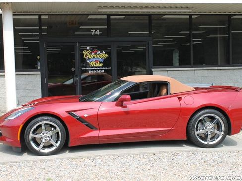Used 2015 Chevrolet Corvette Stingray Convertible w/ 2LT Preferred Equipment Group RWD image 4