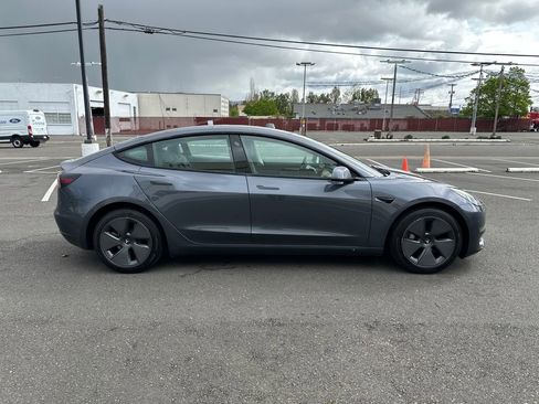 Used 2023 Tesla Model 3 Standard Range image 7