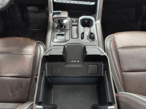 Used 2024 GMC Sierra 1500 Denali AWD/4WD image 17