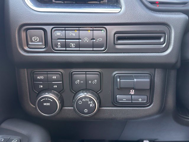Used 2022 Chevrolet Tahoe RST AWD/4WD image 19