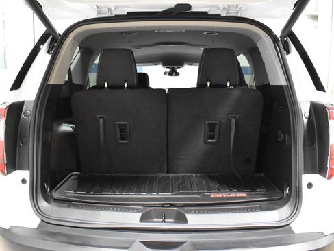 Used 2023 GMC Acadia SLE w/ Driver Convenience Package image 27