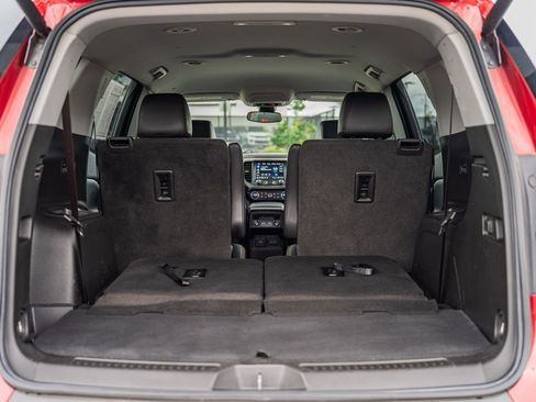 Used 2023 GMC Acadia AT4 w/ Technology Package image 16