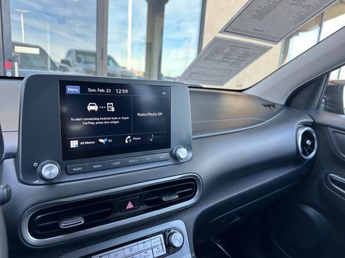 Used 2023 Hyundai Kona SE image 18