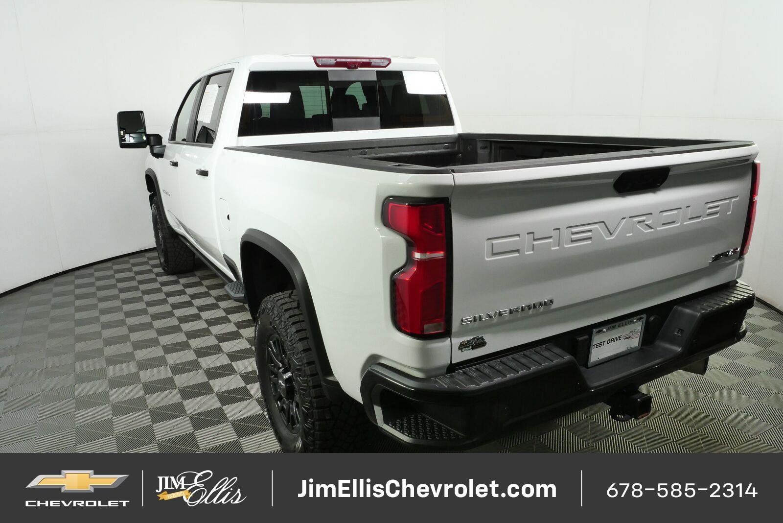 Used 2025 Chevrolet Silverado 2500 ZR2 w/ Technology Package AWD/4WD image 26