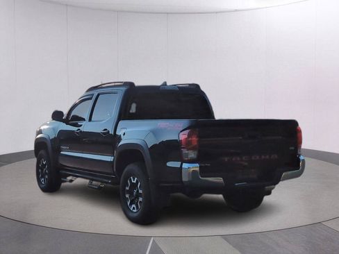 Used 2017 Toyota Tacoma TRD Off-Road w/ Tow Package (A/T) AWD/4WD image 3