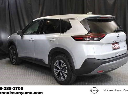 Used 2021 Nissan Rogue SV image 15