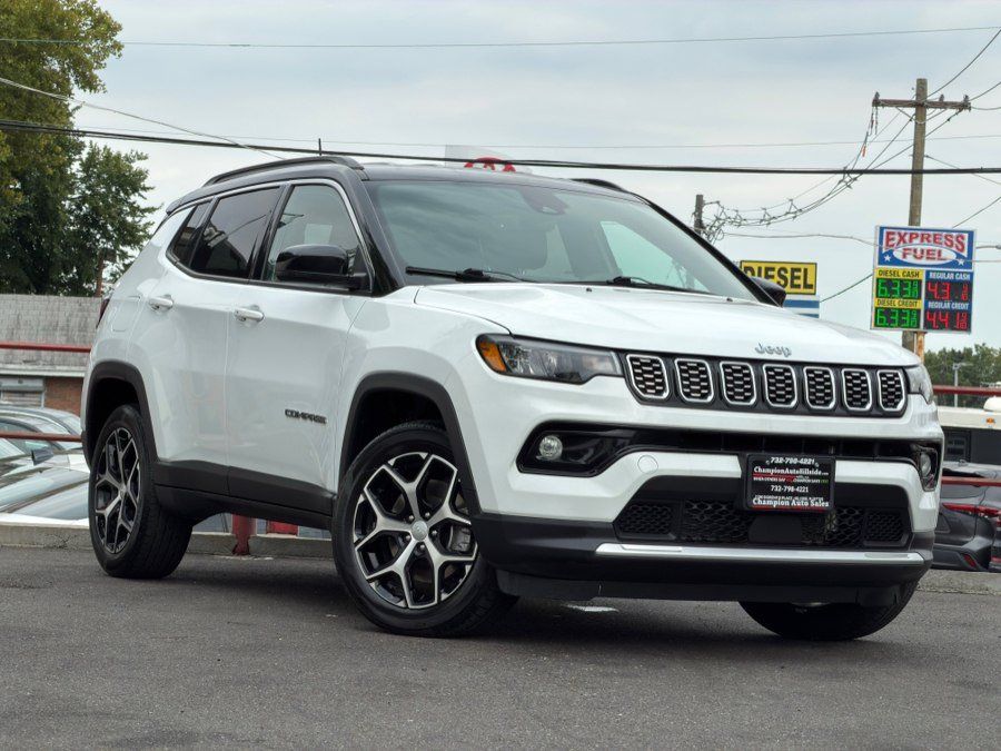 Used 2024 Jeep Compass Limited AWD/4WD image 3
