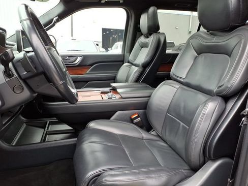Used 2024 Lincoln Navigator Premiere AWD/4WD image 13