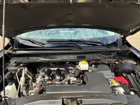 Used 2025 Nissan Pathfinder SV FWD image 30