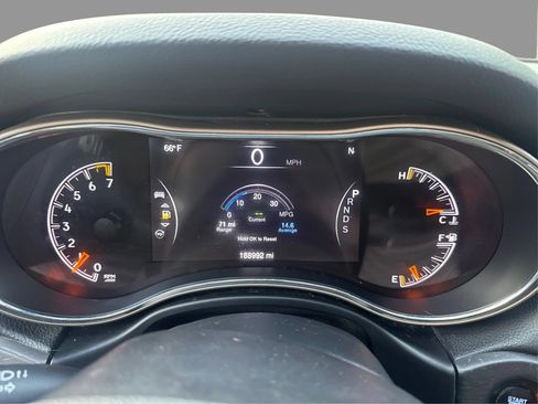 Used 2015 Jeep Grand Cherokee Laredo w/ Quick Order Package 23E AWD/4WD image 19