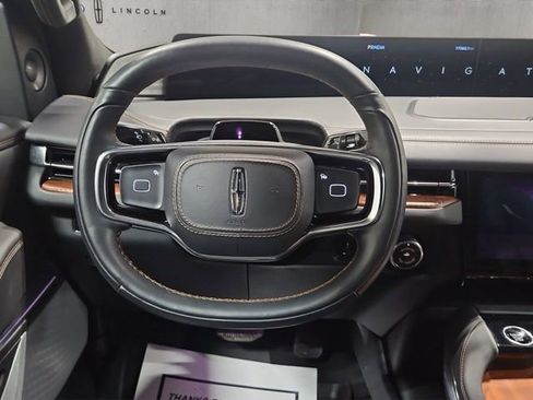 Used 2025 Lincoln Navigator Black Label image 14
