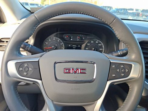 Used 2019 GMC Acadia SLE image 19