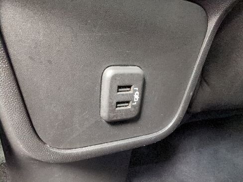 Used 2021 Chevrolet Equinox LS FWD image 36