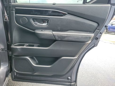 Used 2025 Honda Pilot EX-L image 18