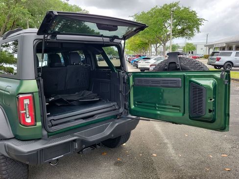 Used 2024 Ford Bronco Everglades image 10