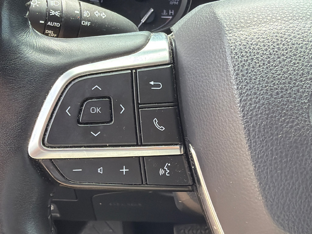 Used 2020 Toyota Highlander Limited FWD image 24