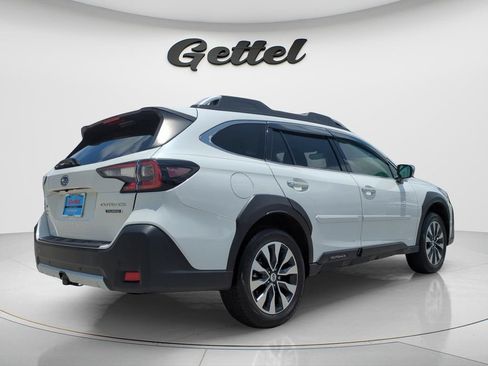 Used 2024 Subaru Outback Touring AWD/4WD image 4