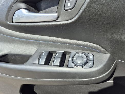 Used 2025 Buick Envista Sport Touring w/ Convenience I Package FWD image 13