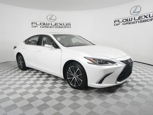 Certified 2025 Lexus ES 350 w/ Premium Package image 3