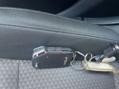 Used 2025 Kia Soul LX w/ LX Technology Package image 21