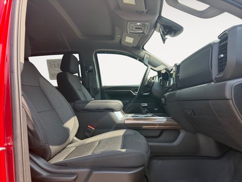 Certified 2025 Chevrolet Silverado 1500 RST AWD/4WD image 15