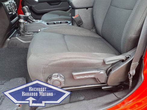 Used 2022 Jeep Gladiator Overland w/ Cold Weather Group image 17